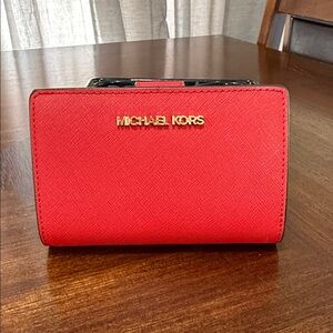 *NWT* Michael Kors Bright Red Jet Set Md Bifold Leather Wallet